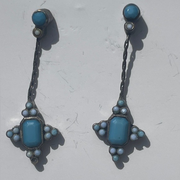 2 pair Geometric Earrings Set - Picture 5 of 9